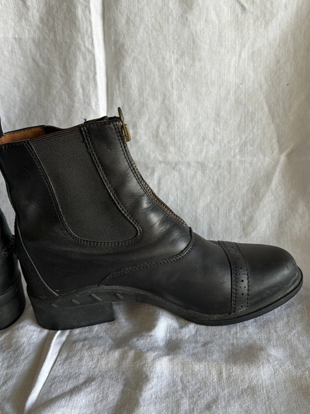 Ariat Black Leather Front-Zip paddock boots with metal zipper - Picture 2 of 8
